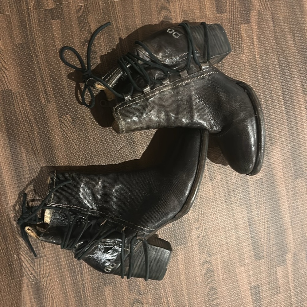 Bed Stu Black Leather Lace-Up Heeled Boots